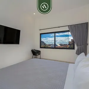 Near Marina - Downtown - Pool - King Apartment